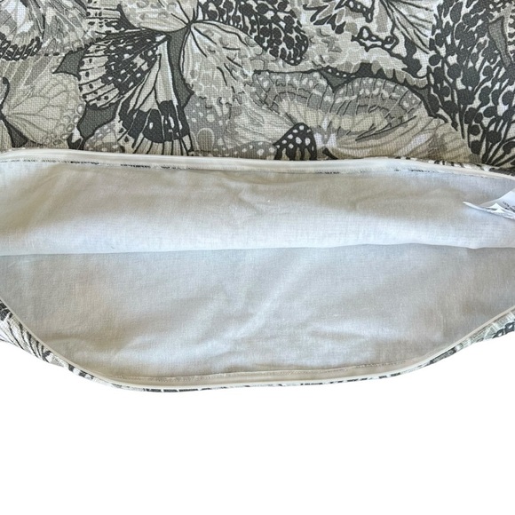 Pottery Barn Butterfly Wing Cotton Linen Textured Lumbar Pillow Cover Set Gray - Picture 5 of 7